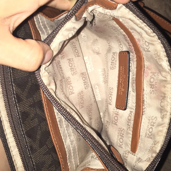 Authentic Michael Kors crossbody - Picture 5 of 5